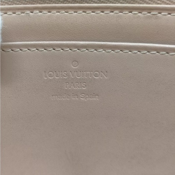 AUTH LOUIS VUITTON Portefeiulle Tan Patent Leather Louise Wallet Clutch - Picture 5 of 9